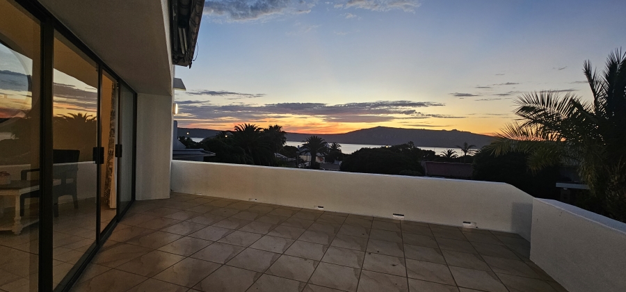 To Let 3 Bedroom Property for Rent in Middedorp Western Cape